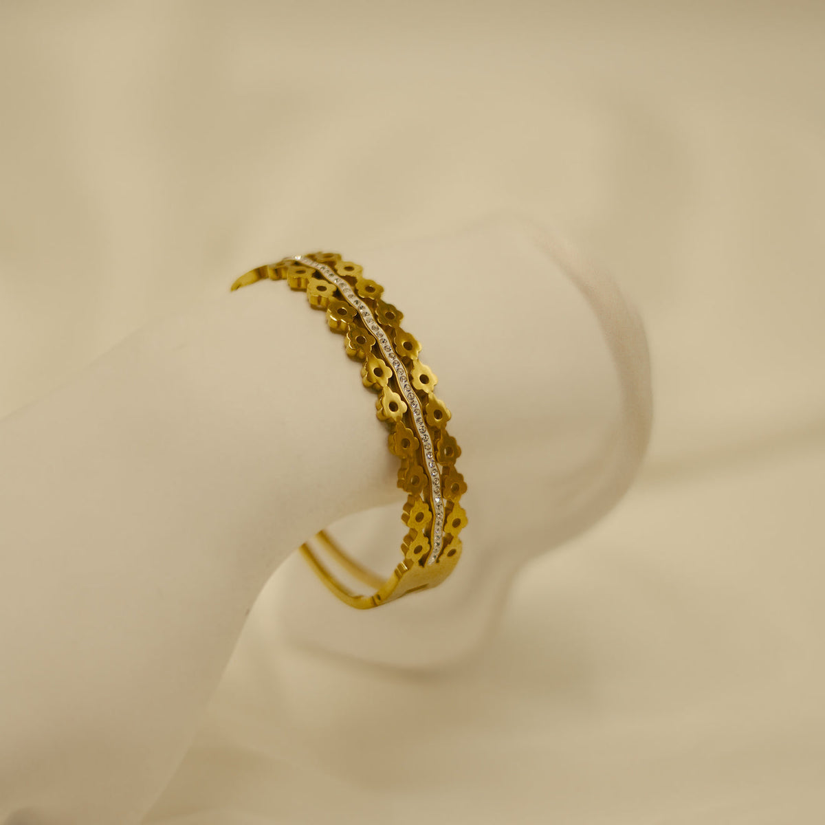 Undine Stainless Steel Bracelet – Golden