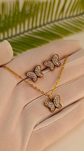 Beautiful Butterfly Design Necklace Set – Elegant Gold Black Finish