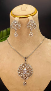 Necklace Set – Elegant Silver Finish