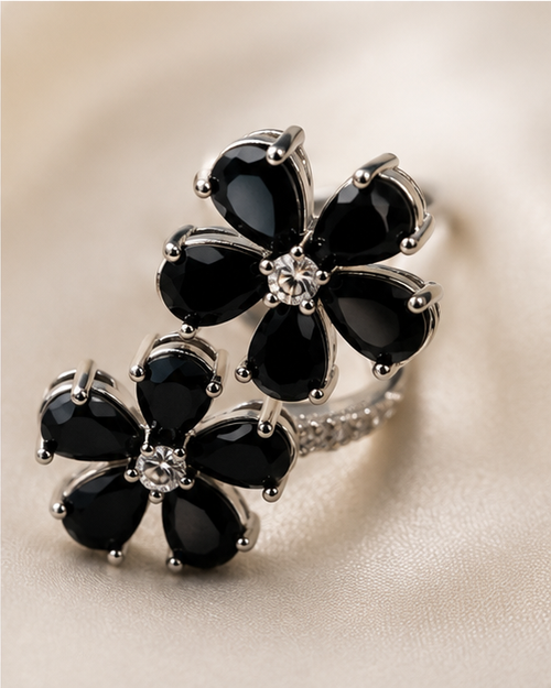 Sapphira Ring – White / Adjustable