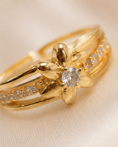 Zinnia Ring – Golden / Adjustable