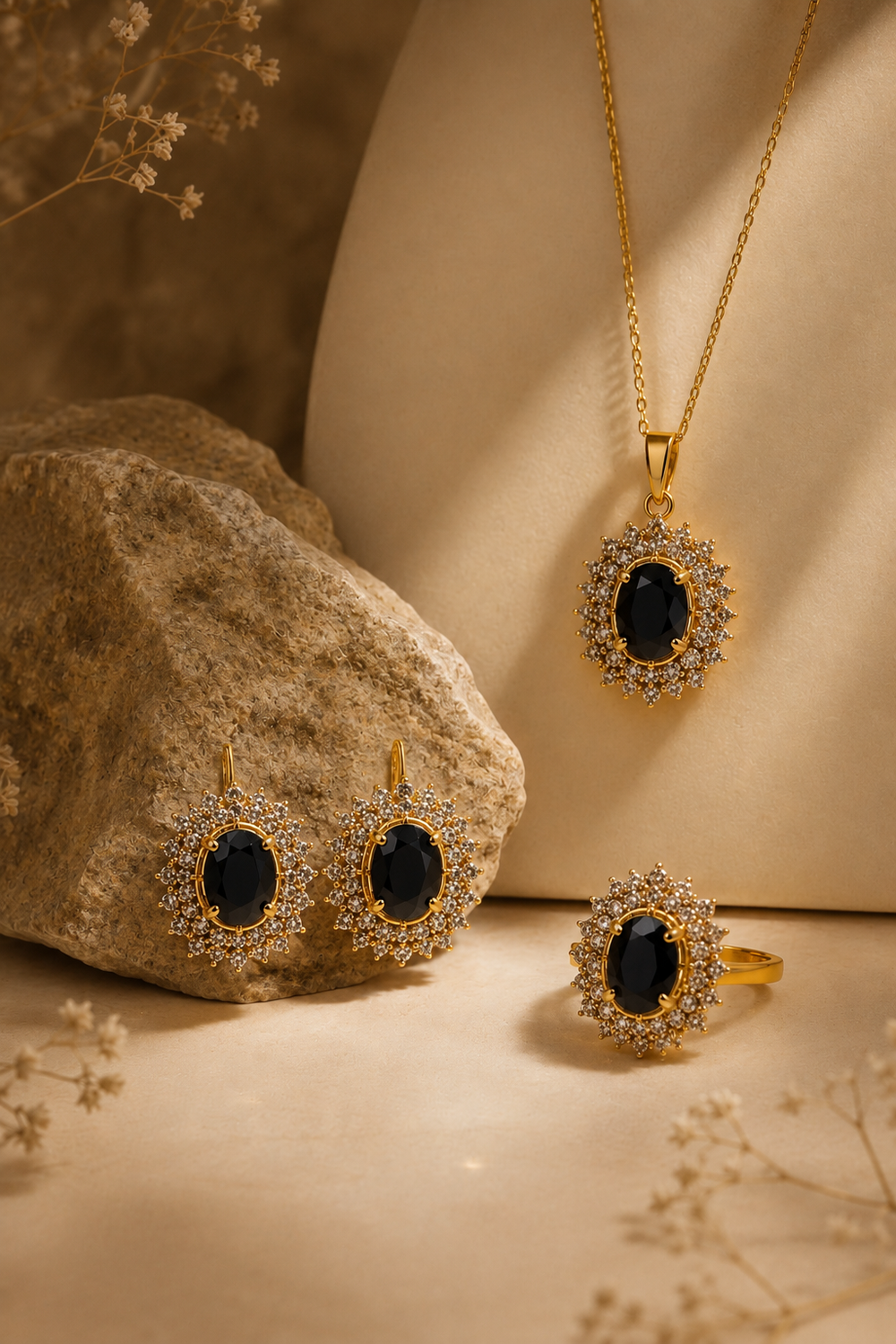 Cyra Gold-Plated Pakistani Locket Set – Black