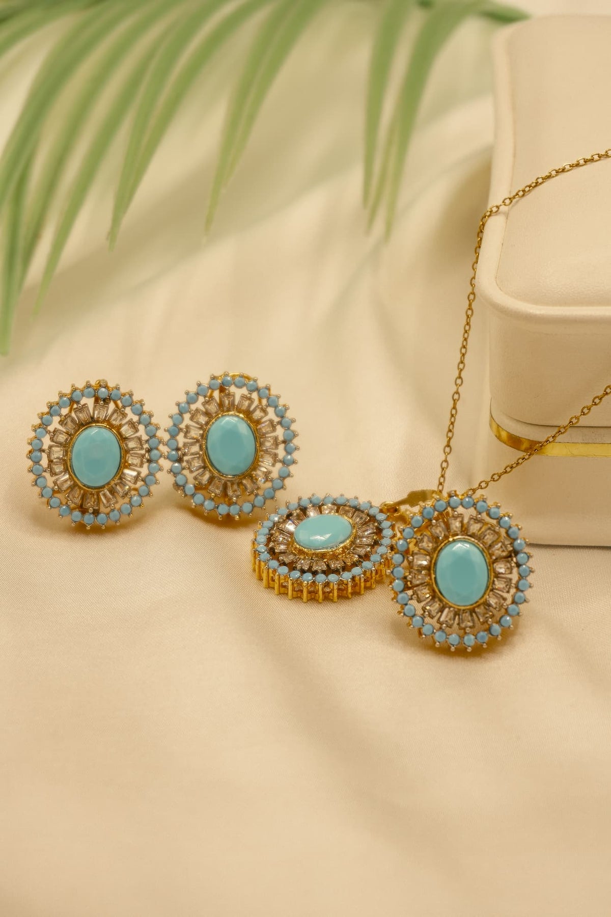 Nyla Gold-Plated Pakistani Locket Set