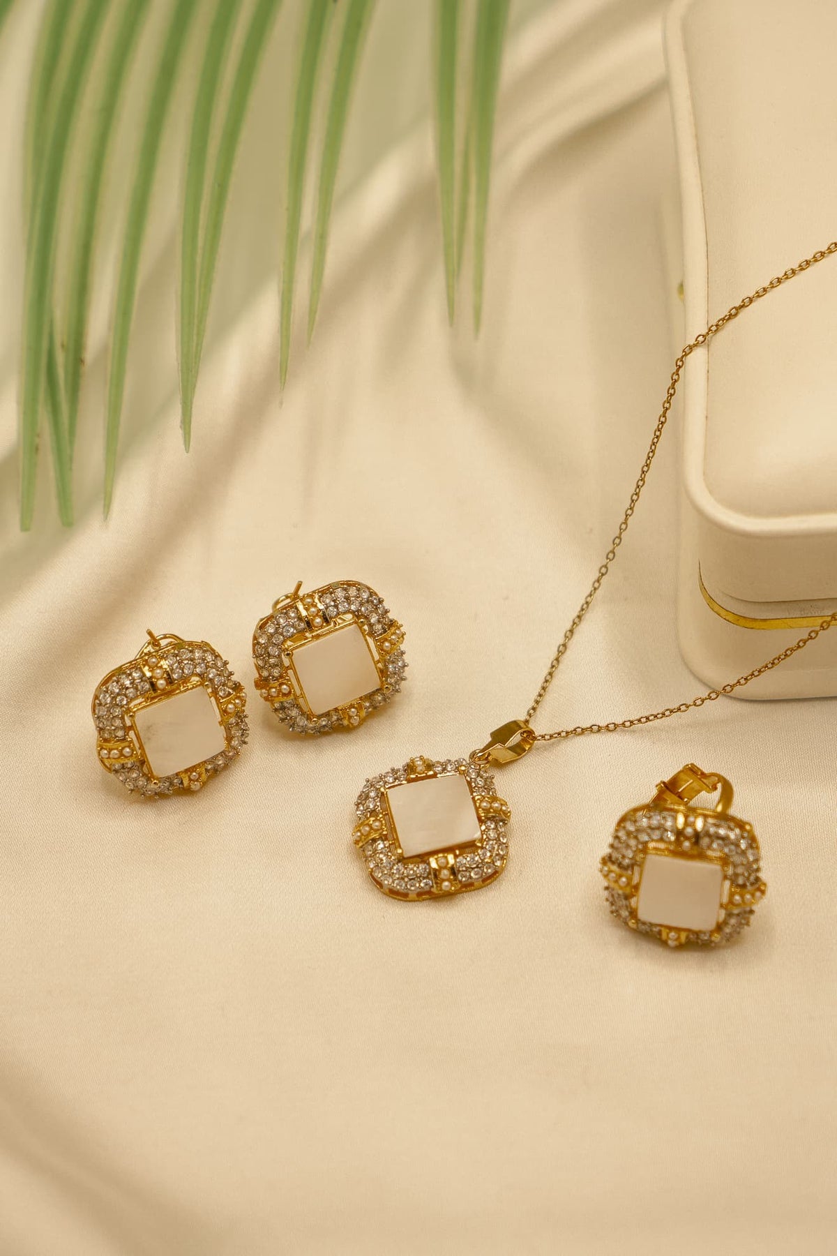 Locket Set Pakistani Gold Plated 24k