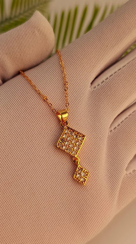 Trendy Design Necklace Set – Elegant Gold Black Finish