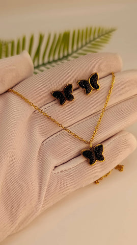 Beautiful Butterfly Design Necklace Set – Elegant Gold Black Finish