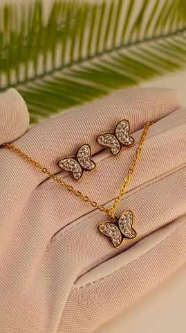 Beautiful Butterfly Design Necklace Set – Elegant Gold Black Finish