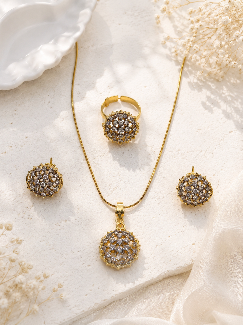 Onyx Gold-Plated Pakistani Locket Set – White