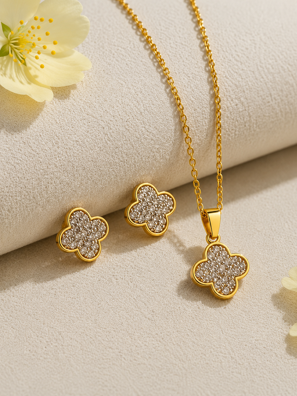 Tessa Necklace – Golden White